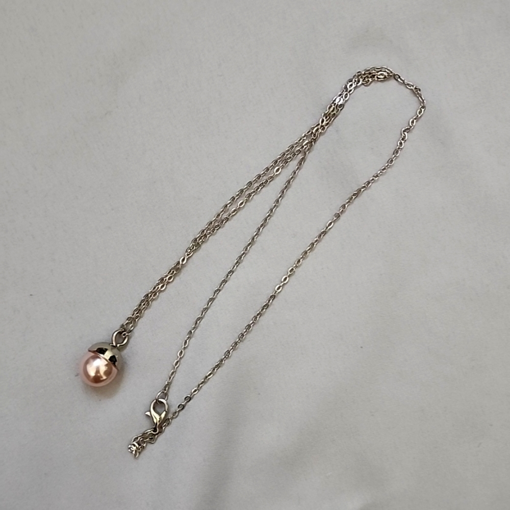 Faux Pink Pearl Pendant Necklace - Picture 2 of 2